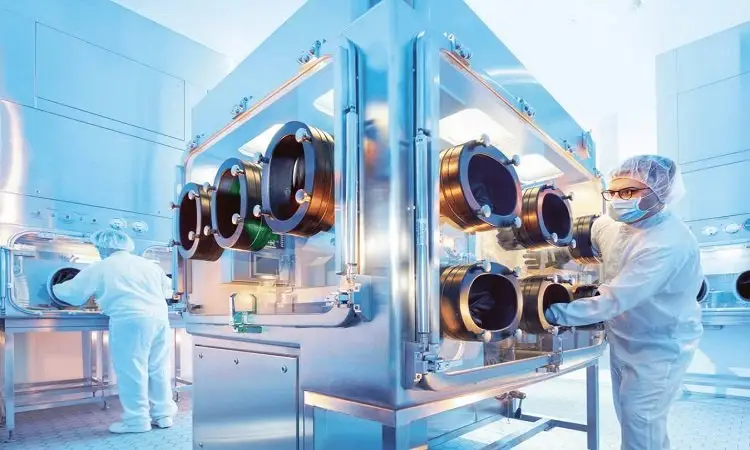 نقش طراحی و مواد اولیه در افزایش دوام تجهیزات صنایع غذایی و دارویی