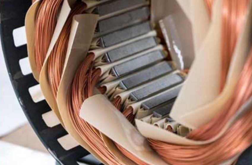 نمای نزدیک از عایق الکتریکی